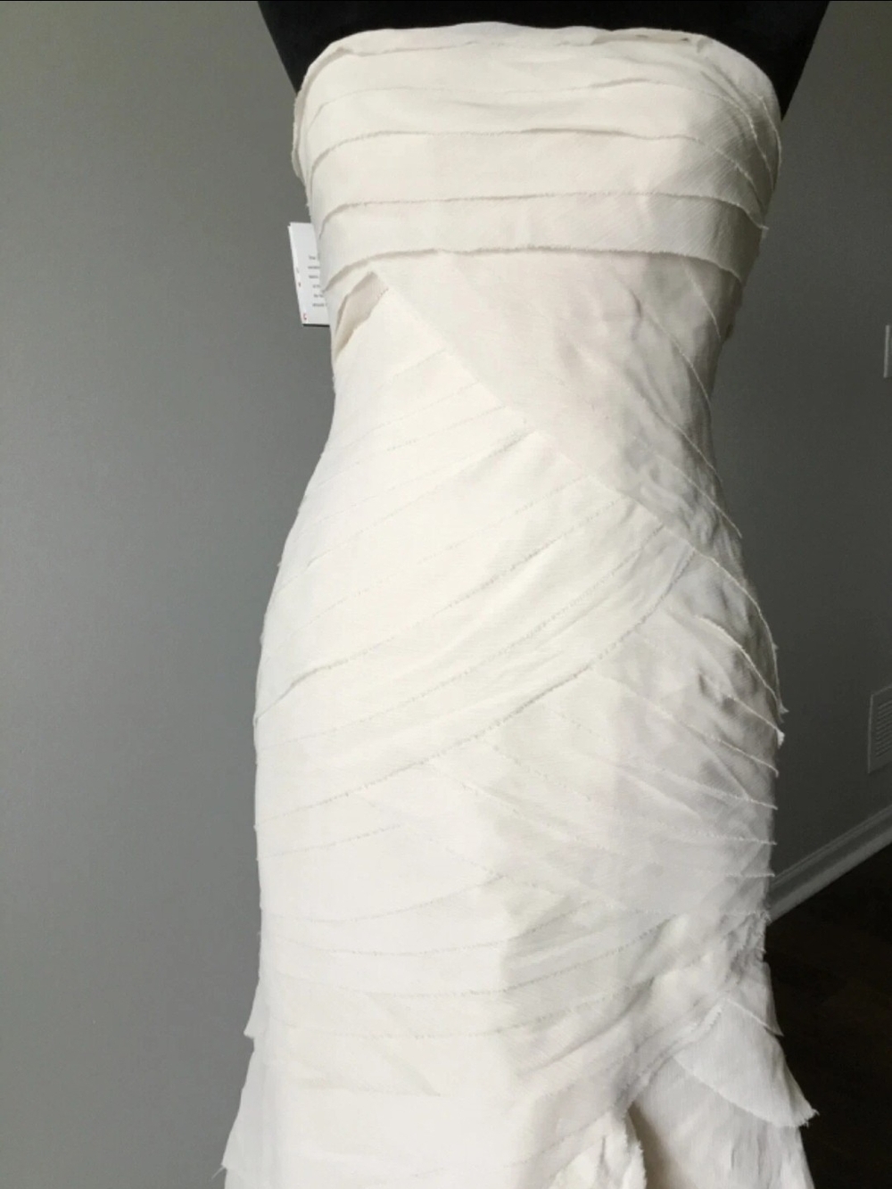 Vera Wang Vw351146 Strapless Ivory Layered Sheath Wedding Dress Size 6 Euc